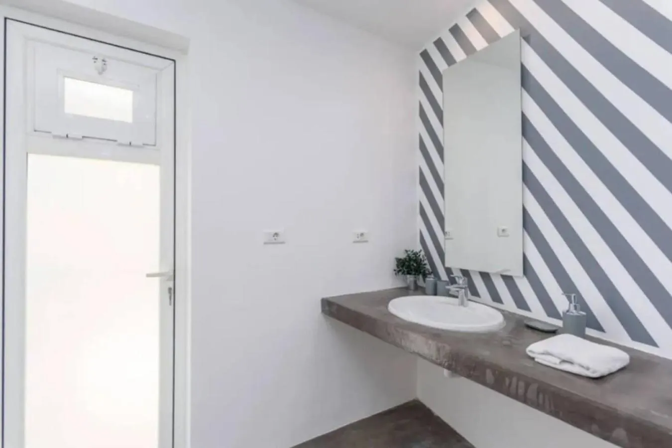 Holiday home The Club 1Br In Gemmayze Al Mudawwar Lebanon